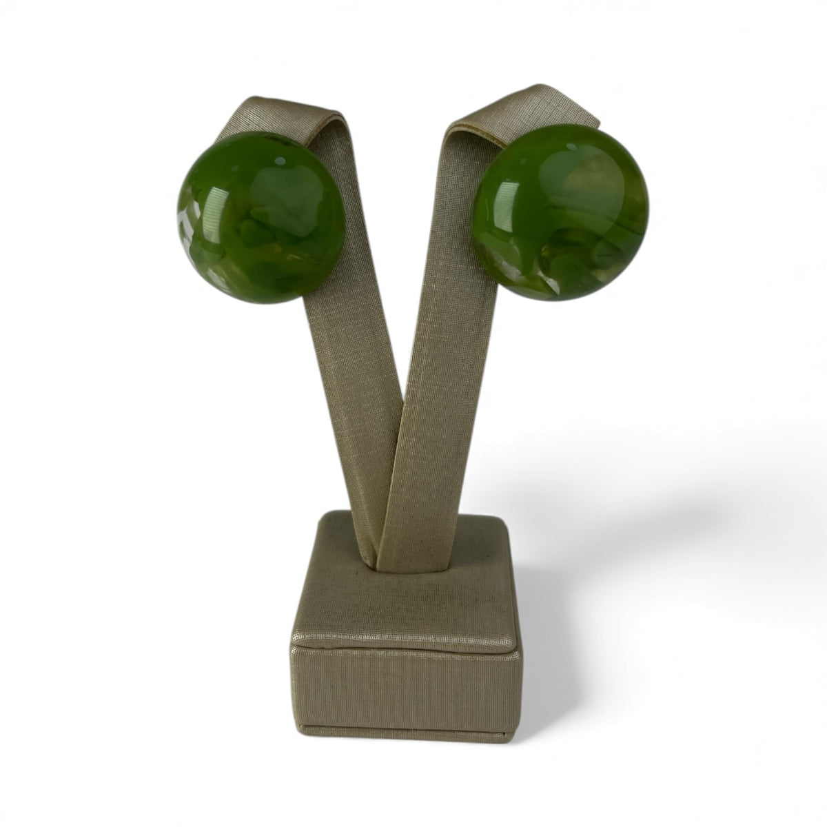 Brinco de resina verde