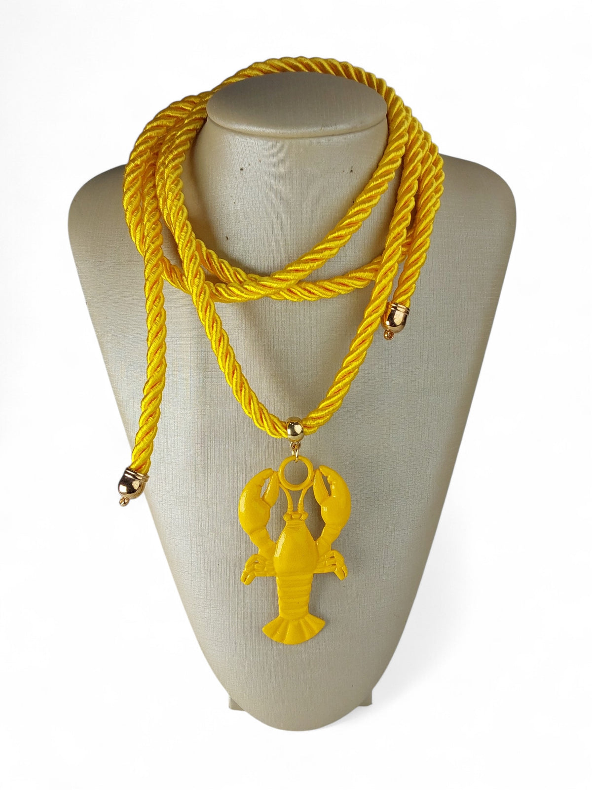 Colar Maria Lagosta Solar Resina