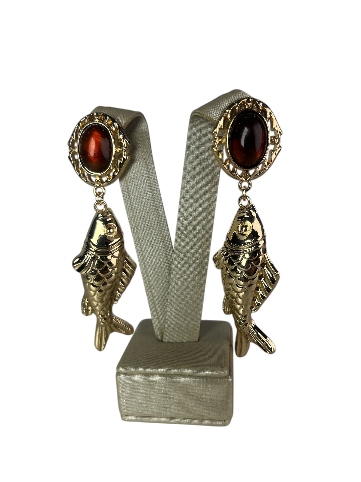 Brinco Maria Jade dourado