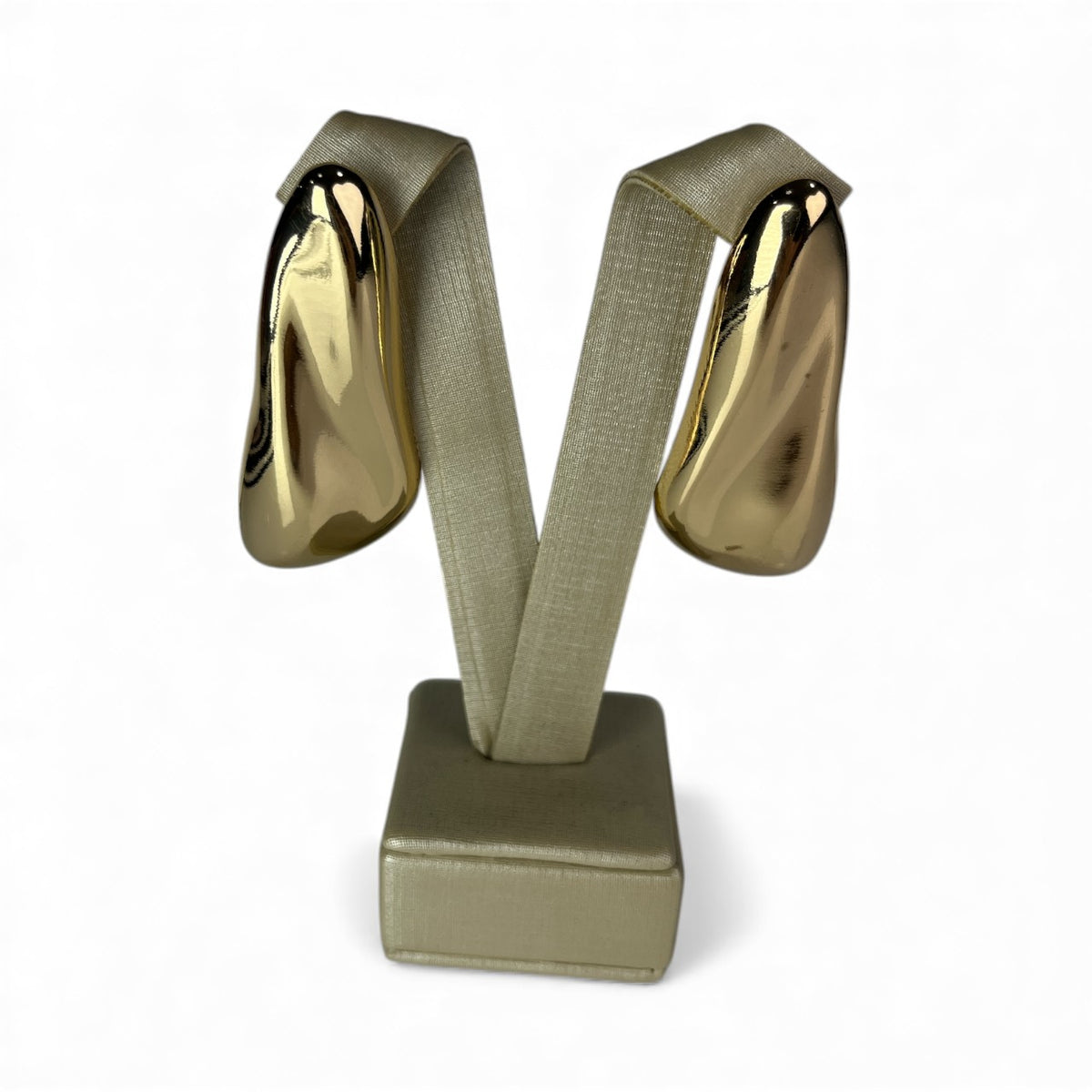 Brinco dourado Maria Helena