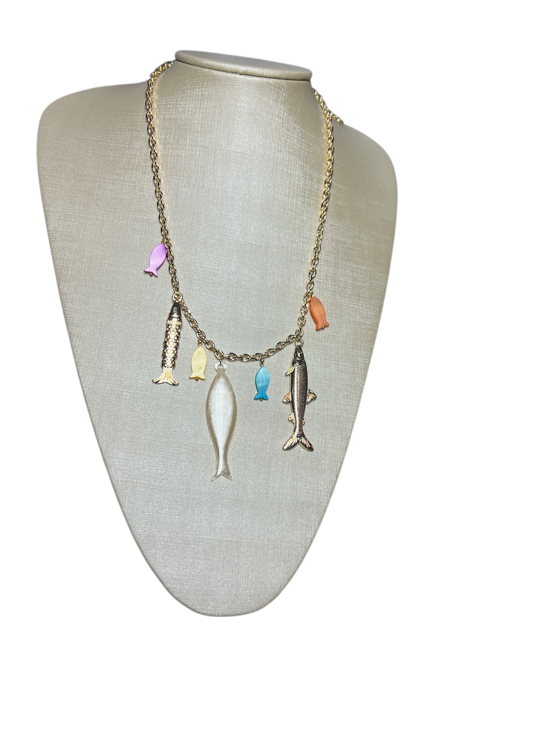 Colar dourado Frutos do Mar