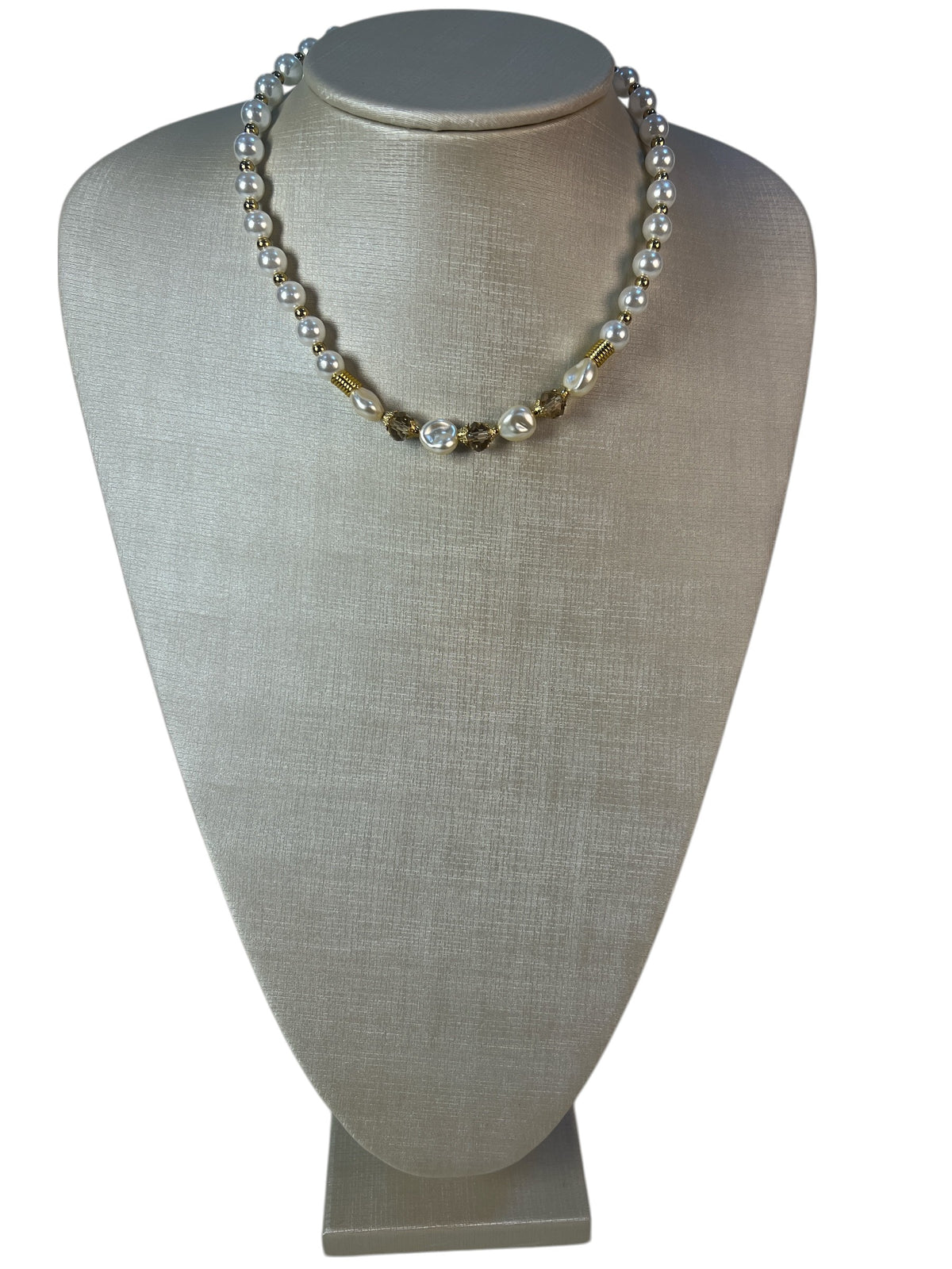 Colar perolas pequenas