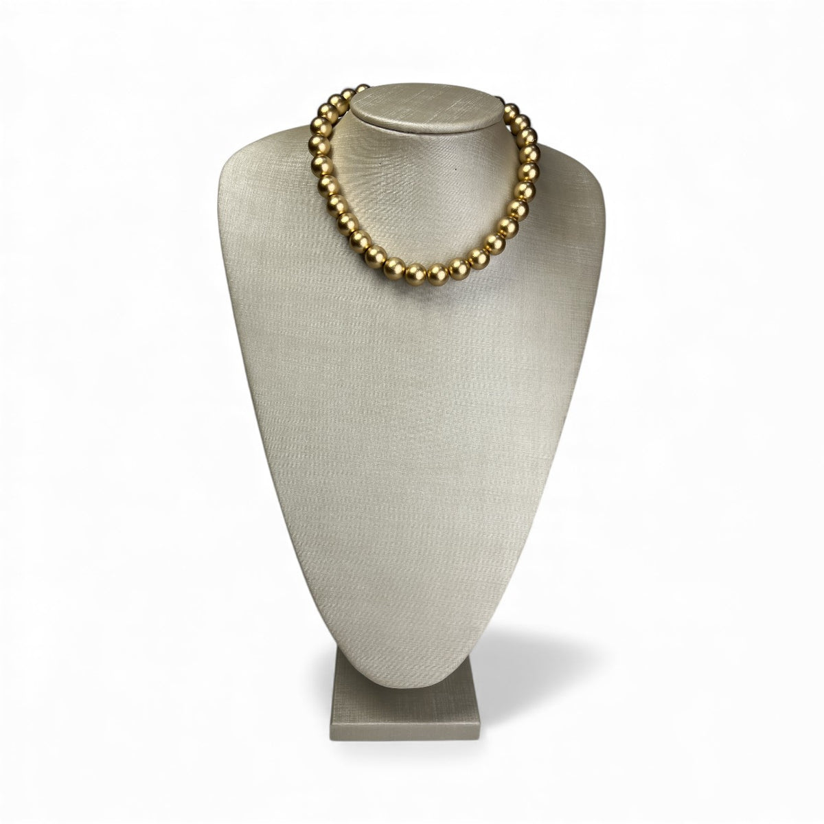 Colar dourado bolinhas