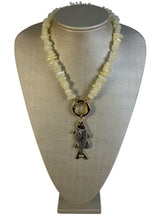 Colar Peixe com pedras