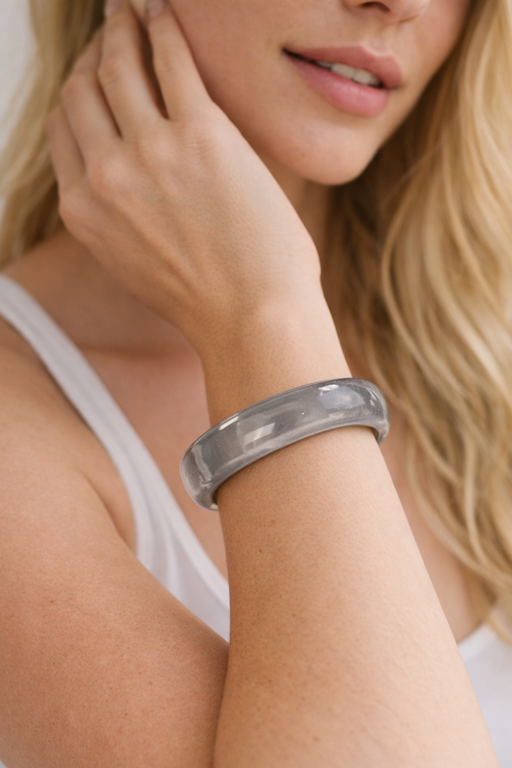 Bracelete Resina Cinza Marmorizado Maria Nicole