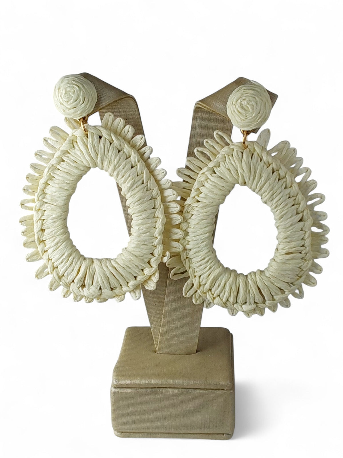 Brinco Maria Primavera Palha