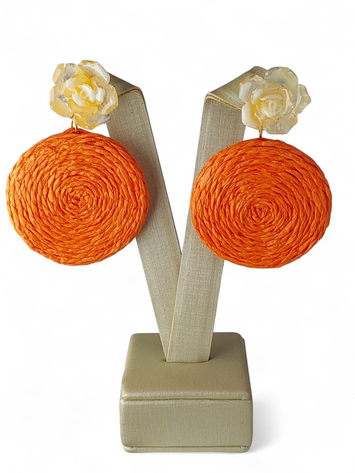 Brinco Maria Primavera Palha