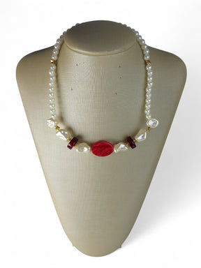 Colar Maria Pérola Chic Resina