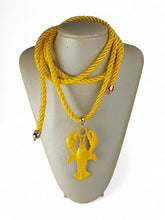 Colar Maria Lagosta Solar Resina