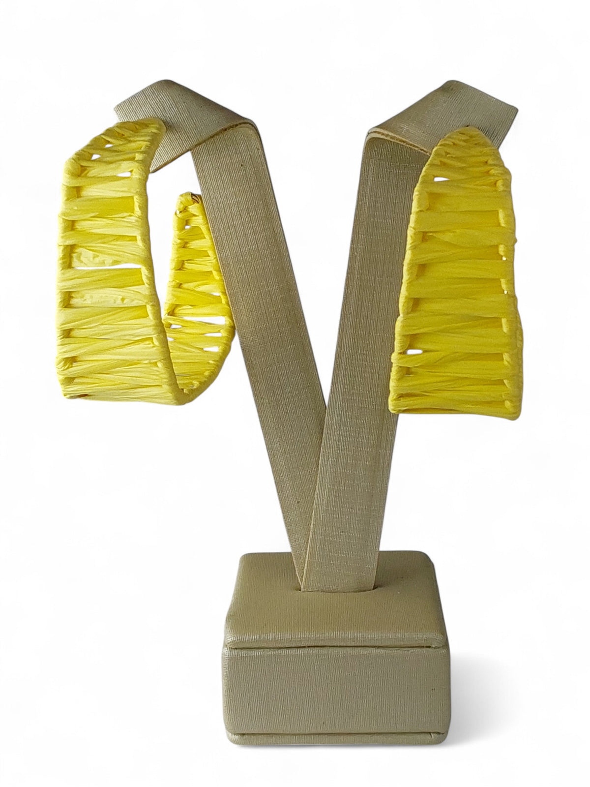 Brinco Maria Vibrante Palha