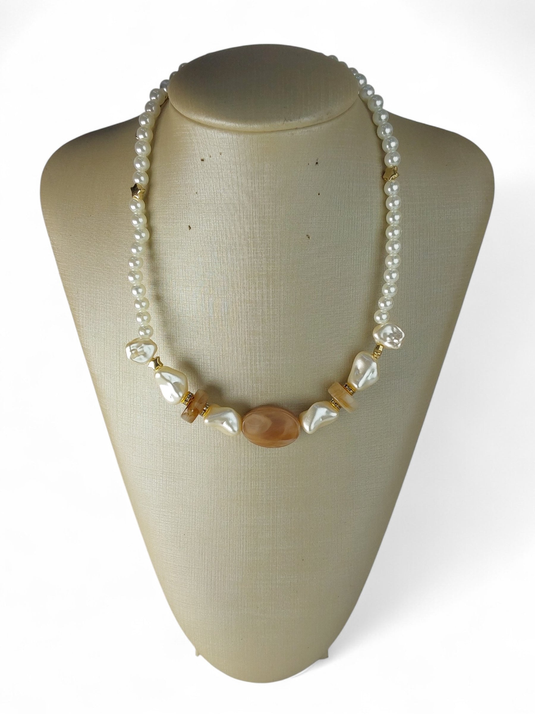 Colar Maria Pérola Chic Resina