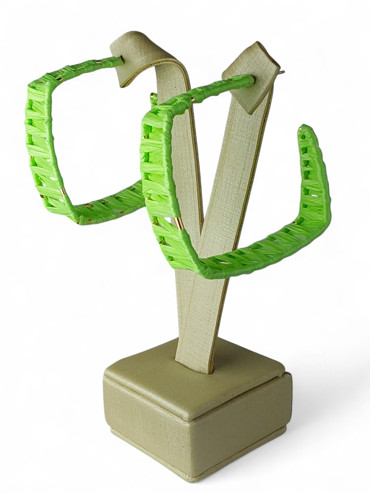 Brinco Maria Vibrante Palha