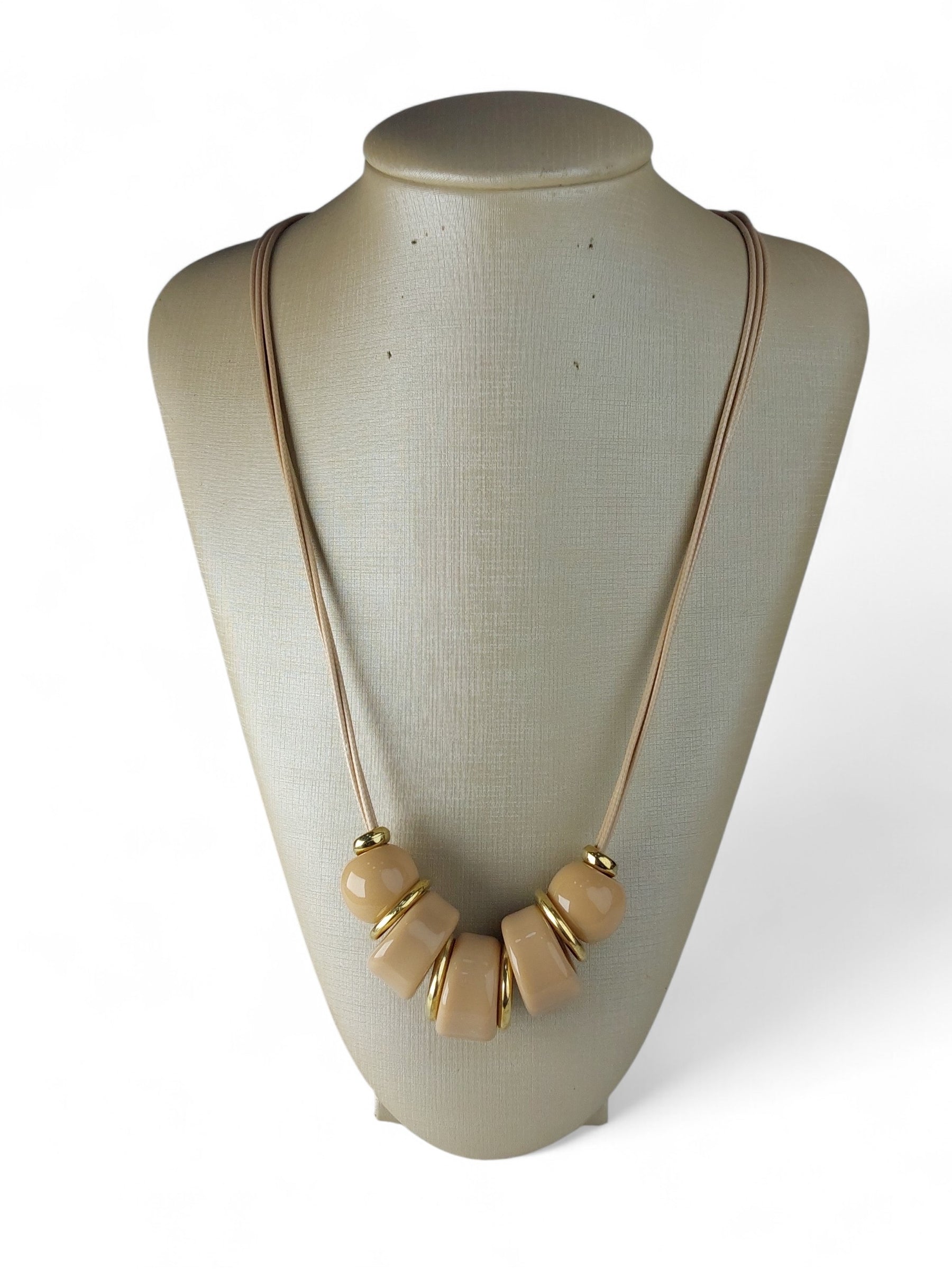 Colar Maria Nascente Resina