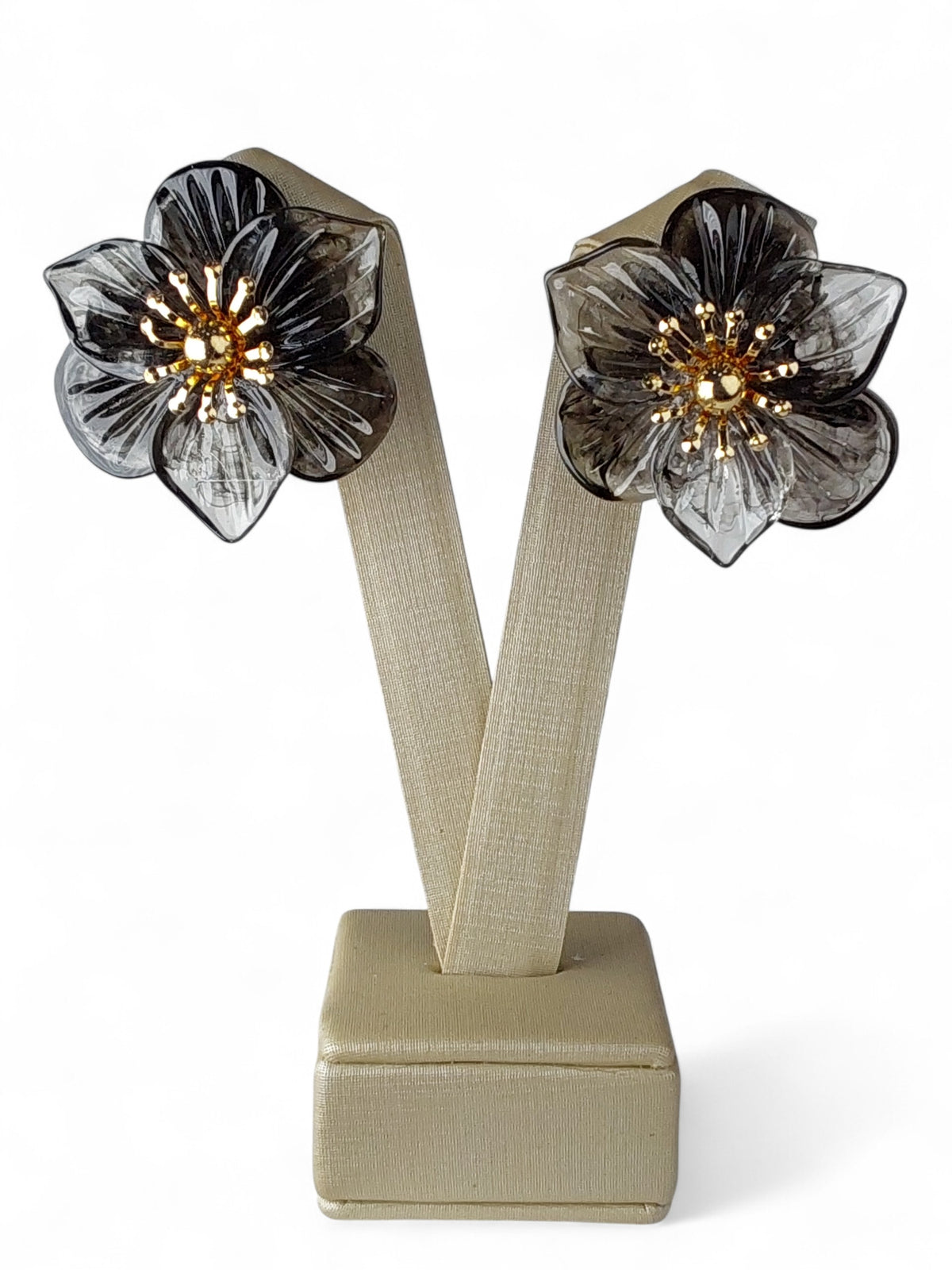 Brinco Maria Pétalas Resina