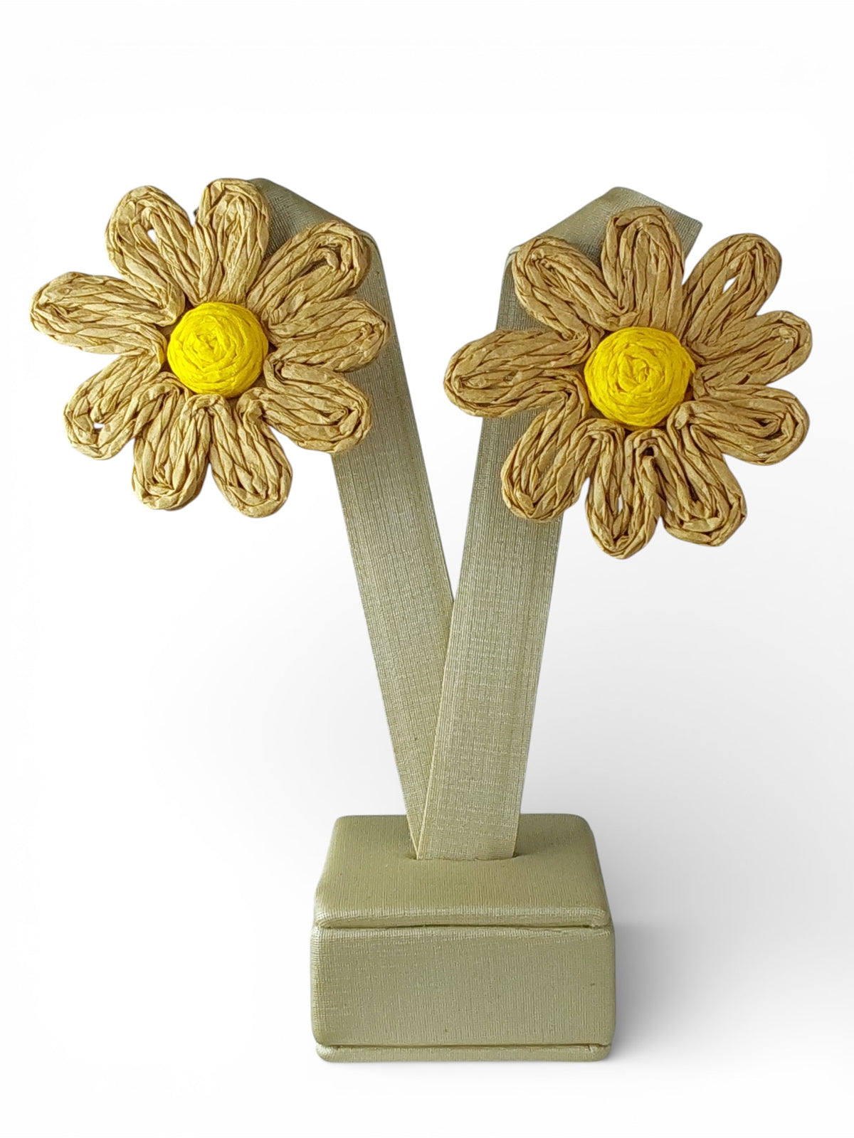 Brinco Maria Flor Palha