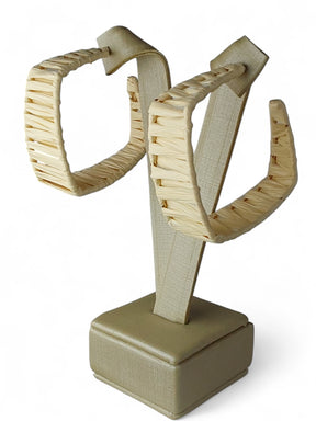 Brinco Maria Vibrante Palha