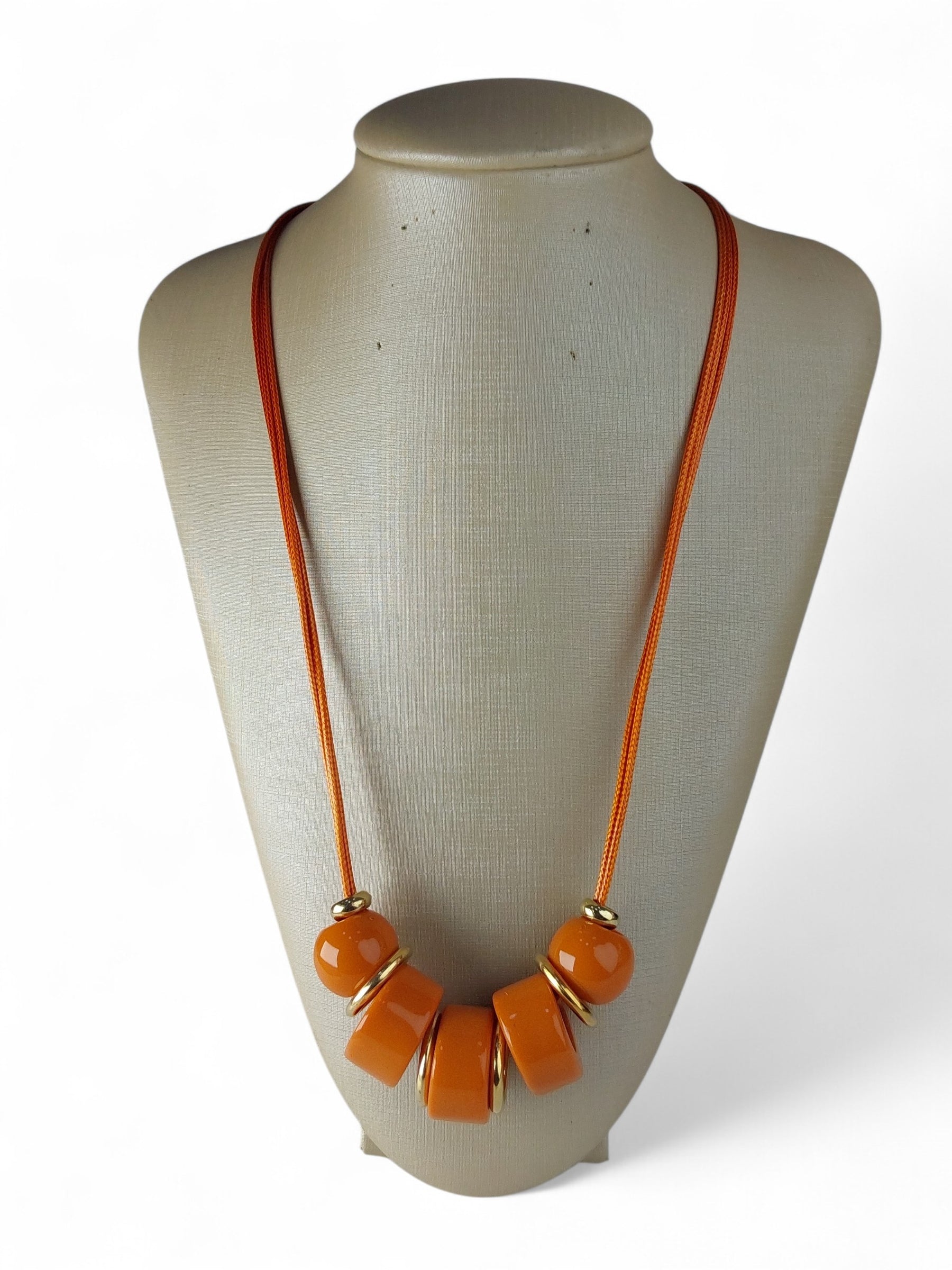 Colar Maria Nascente Resina