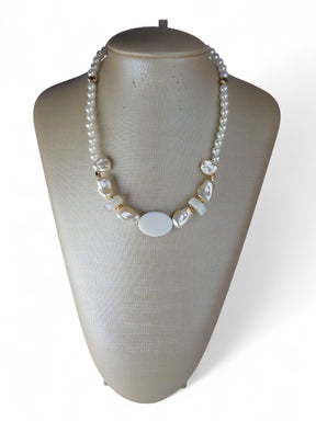 Colar Maria Pérola Chic Resina