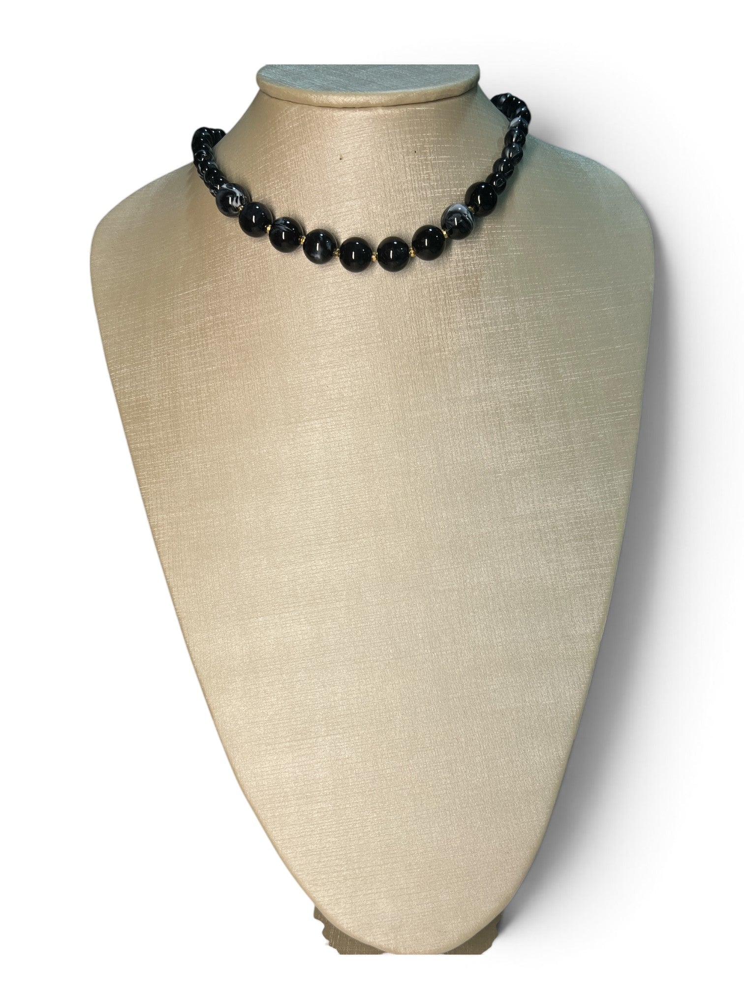 Colar Maria Tereza Preto