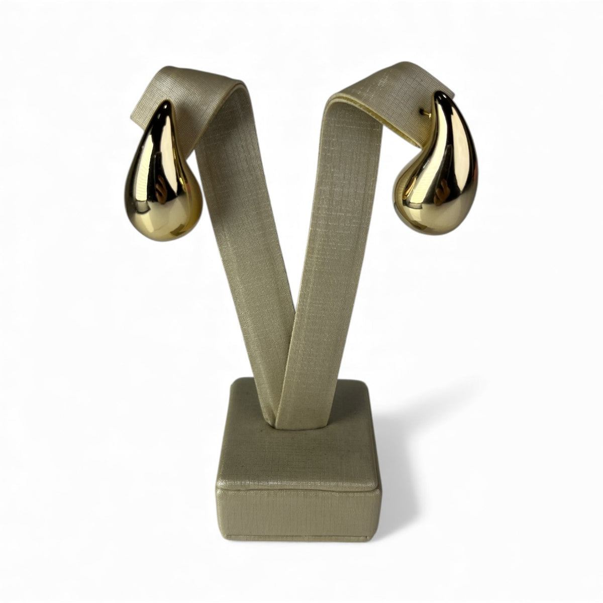 Brinco Gota Dourado M